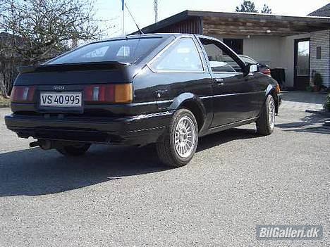 Toyota Corolla Coupé *solgt* - Så kom der bagkofanger og fælge på dyret :-) billede 3