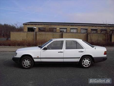 Mercedes Benz W124 200D billede 3