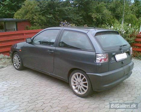 Seat Ibiza 1.6 (Total Skadet) billede 1