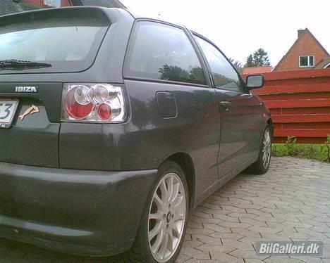 Seat Ibiza 1.6 (Total Skadet) billede 2