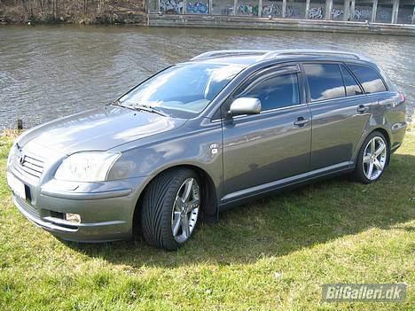 Toyota Avensis 2.0 D4D SOLGT billede 1