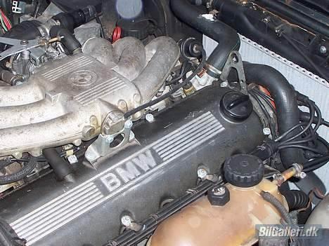 BMW 320i E30 >solgt< - 6 cyl. sød musik :) billede 6