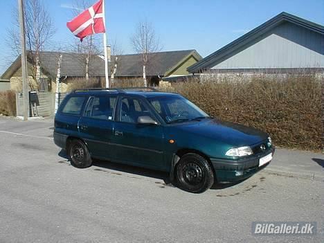 Opel ASTRA STC.( ..væk.. ) - Billedet er taget påske søndag...nyvasket og skønt vejr.. billede 1