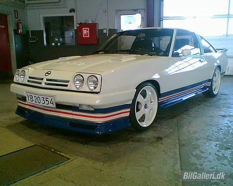 Opel Manta i200 - Helt nymalet og totalt istandsat.... billede 10