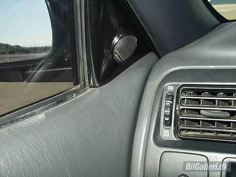 Toyota Corolla GSI - SOLGT - min diskant i glasfiber og lakeret billede 5