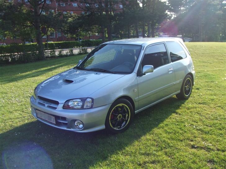 Toyota Starlet Glanza V SOLGT billede 3