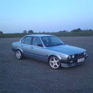 BMW 320i 'Totaltskadet'