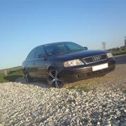 Audi A6 2,4 V6 limousine