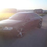 Audi A6 2,4 V6 limousine