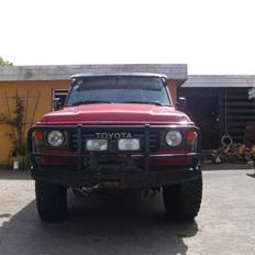 Toyota landcruiser hj61