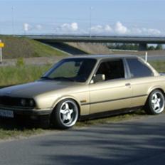 BMW 320i  solgt