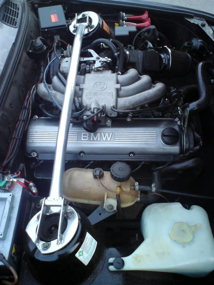 BMW e30 320i byttet væk billede 9