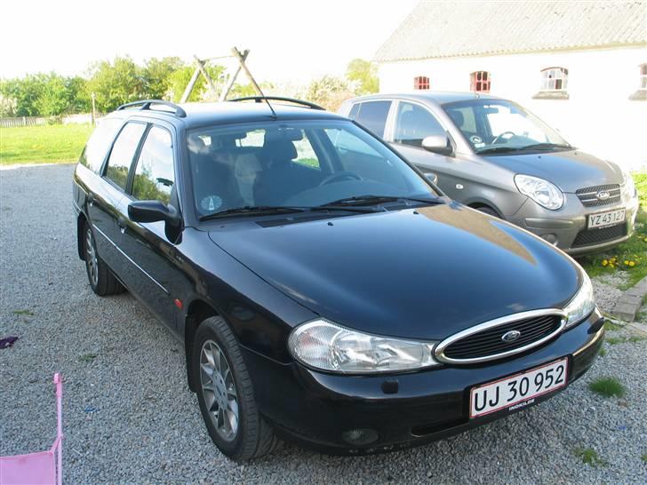 Ford Mondeo 1,8i Trend St.Car billede 2