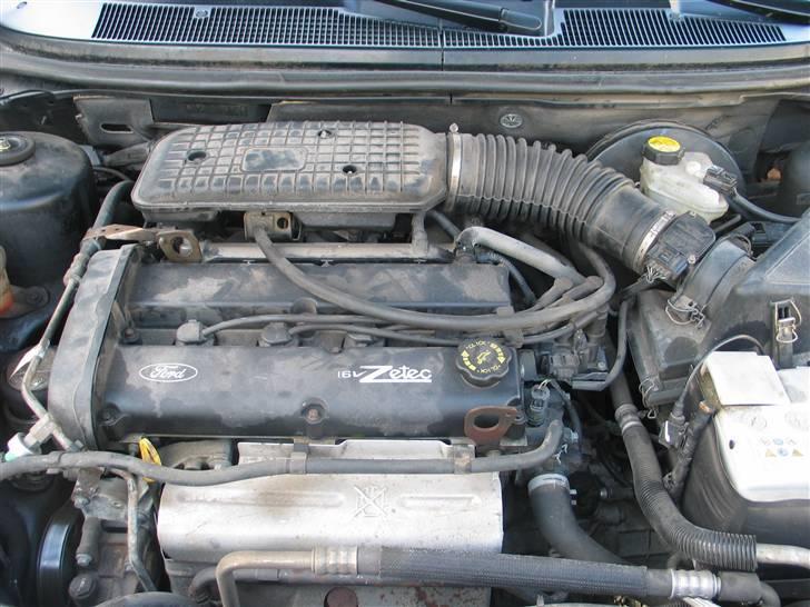 Ford Mondeo 1,8i Trend St.Car billede 6