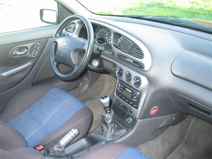 Ford Mondeo 1,8i Trend St.Car billede 10