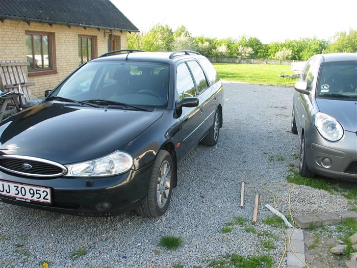 Ford Mondeo 1,8i Trend St.Car billede 11