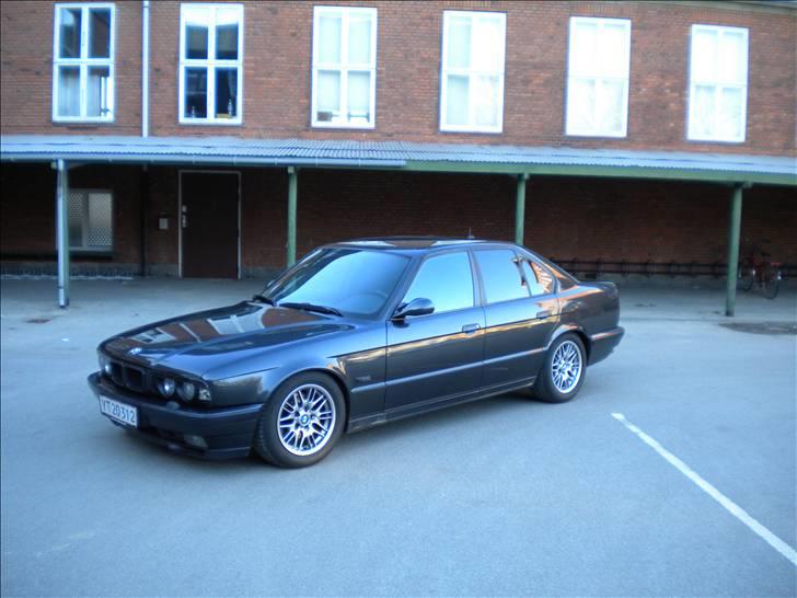 BMW E34 540 solgt - Billeder af biler - Uploaded af kim c