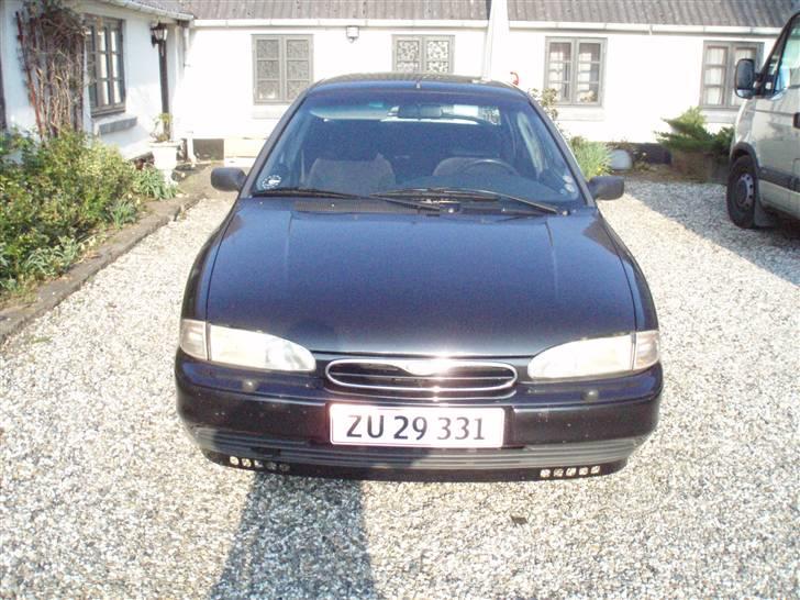 Ford Mondeo 2,0i Celebration billede 2