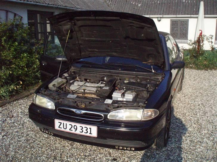 Ford Mondeo 2,0i Celebration billede 3