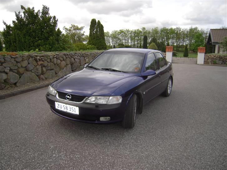 Opel vectra B   Totalskadet billede 8