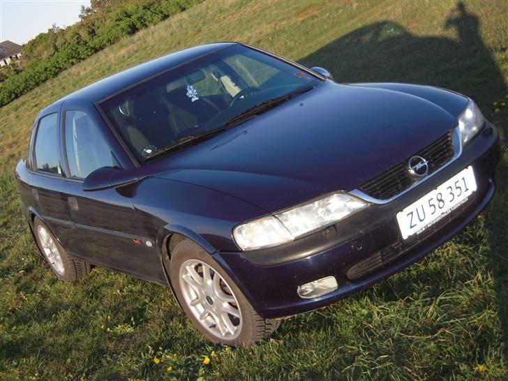 Opel vectra B   Totalskadet billede 11