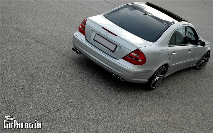 Mercedes Benz              E320 V6  billede 7