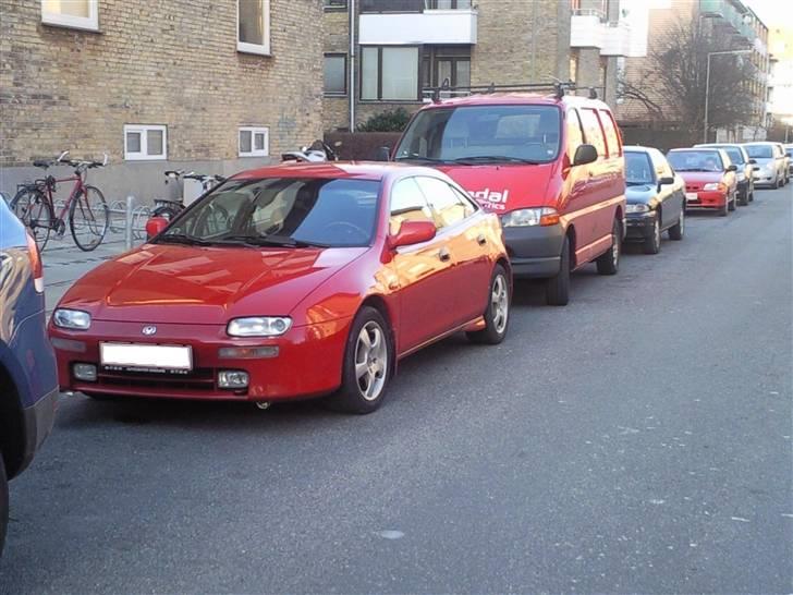 Mazda 323F 1.8  billede 3