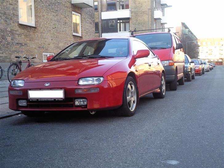 Mazda 323F 1.8  billede 4