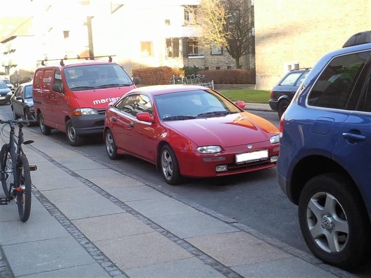 Mazda 323F 1.8  billede 5