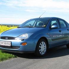 Ford Focus 1,6 16V GHIA sedan