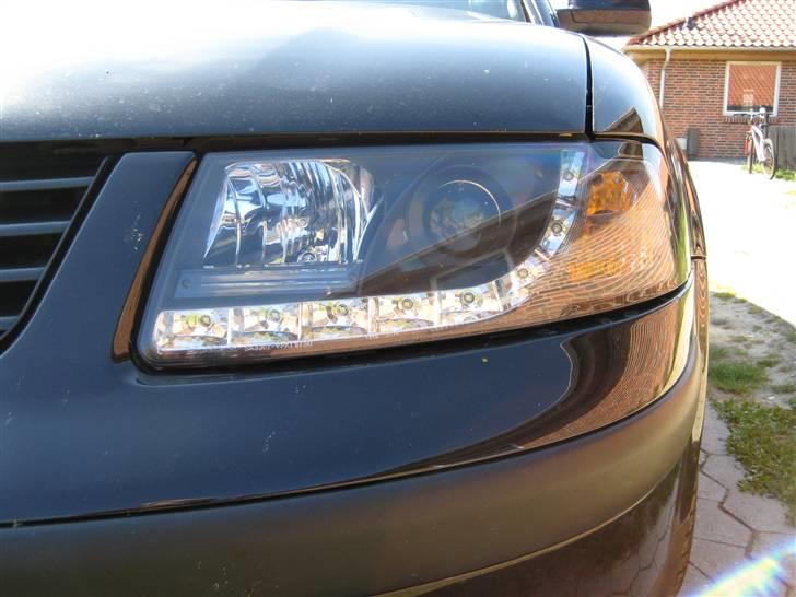 VW Passat 1.8T Variant **SOLGT** - Her er så de nye diode lygter købt og monteret hos Cardic svendborg billede 18