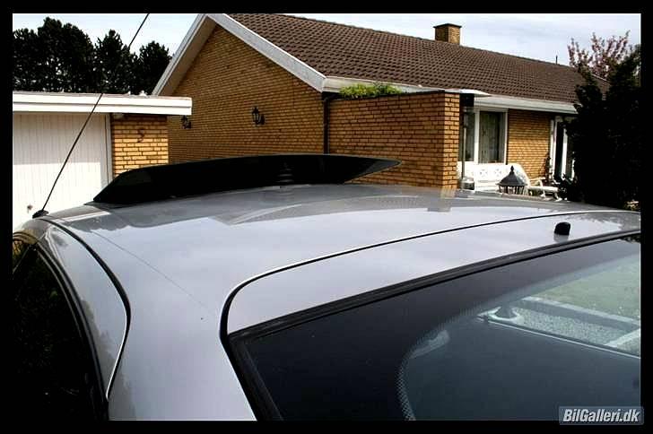 Toyota Corolla Liftback / LB XLi - Billede af soltag, og mit meget blanke tag. billede 14