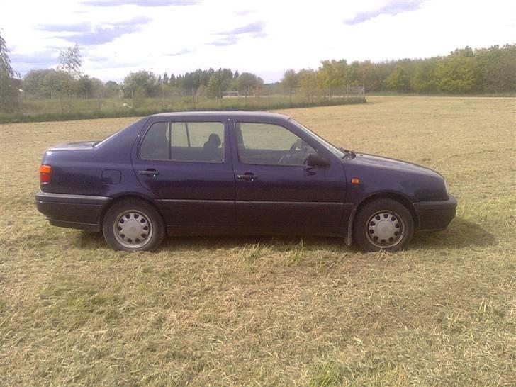 VW Vento 1.8 CL (Solgt) billede 4