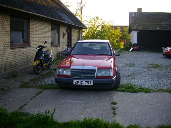 Mercedes Benz 200D   SOLGT billede 3