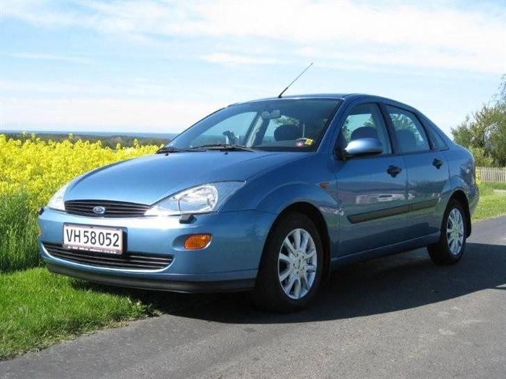 Ford Focus 1,6 16V GHIA sedan billede 1