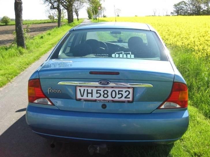 Ford Focus 1,6 16V GHIA sedan billede 6