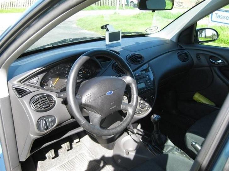 Ford Focus 1,6 16V GHIA sedan billede 12
