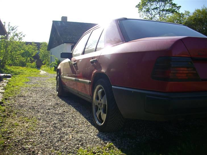 Mercedes Benz 200D   SOLGT billede 9