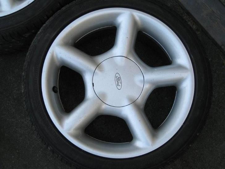 Ford Focus 1,6 16V GHIA sedan billede 15