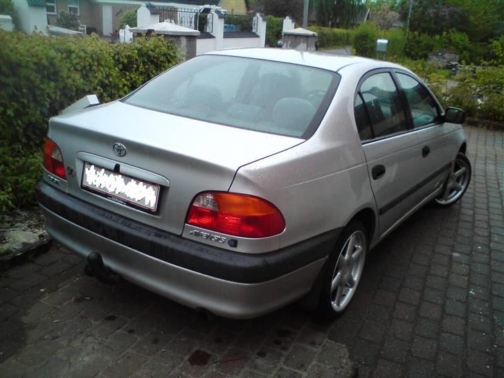 Toyota Avensis billede 2