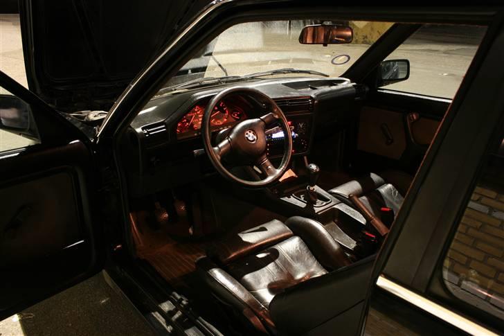 BMW E30 320i billede 6