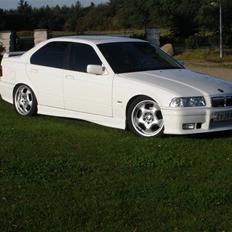 BMW 320I E36