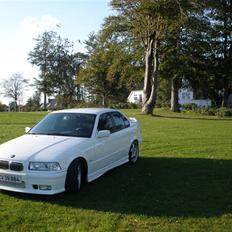 BMW 320I E36