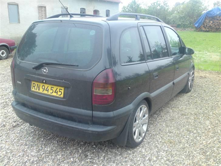 Opel Zafira 2.0 DTI 16v - og fra en anden vinkel billede 3