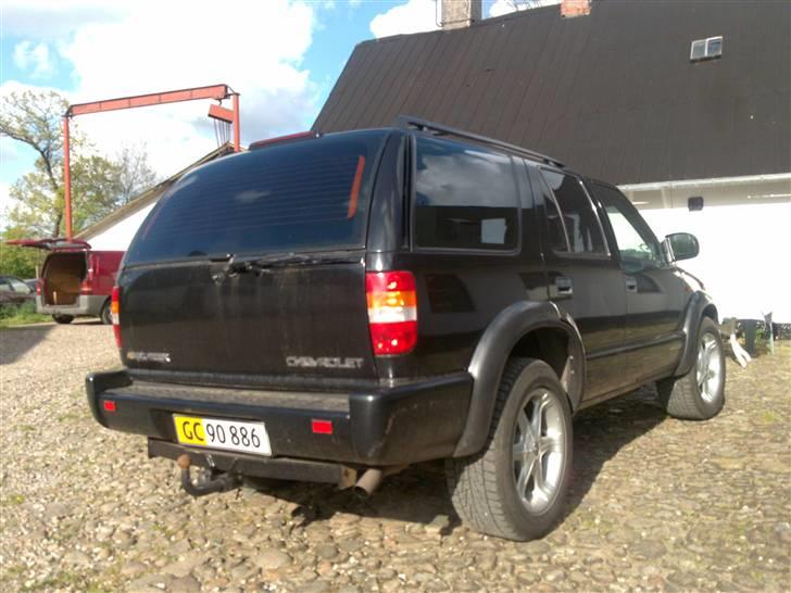 Chevrolet S10 Blazer 4,3 LT SOLGT - Ups ! Glemte vist lige at få støvet vasket af inden jeg fotograferede. ;-) billede 4