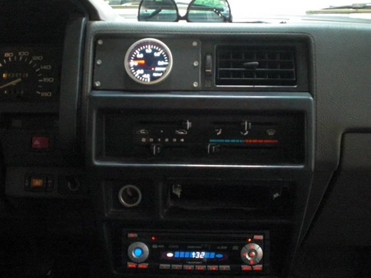 Nissan King Cab D21 Turbo i/c  - Ladetryksur billede 15
