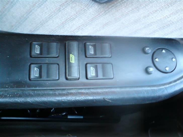 Audi 80 1,8 i Sport - El-runer hele vejen (det rart) billede 19