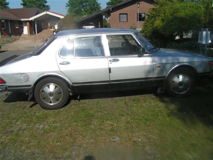 Saab 900 GLs *Færdelsesuheld* billede 2