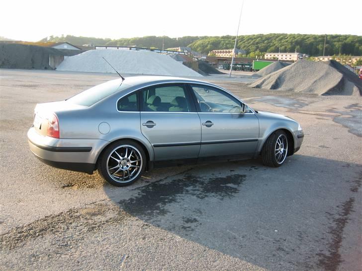 VW Passat 1,9 TDI (SOLGT) billede 1