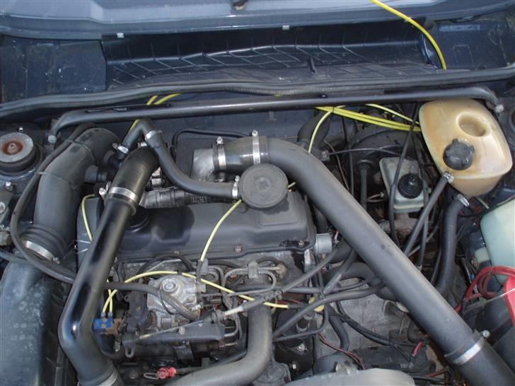 VW Caddy 1.6 TD BYTTET billede 17